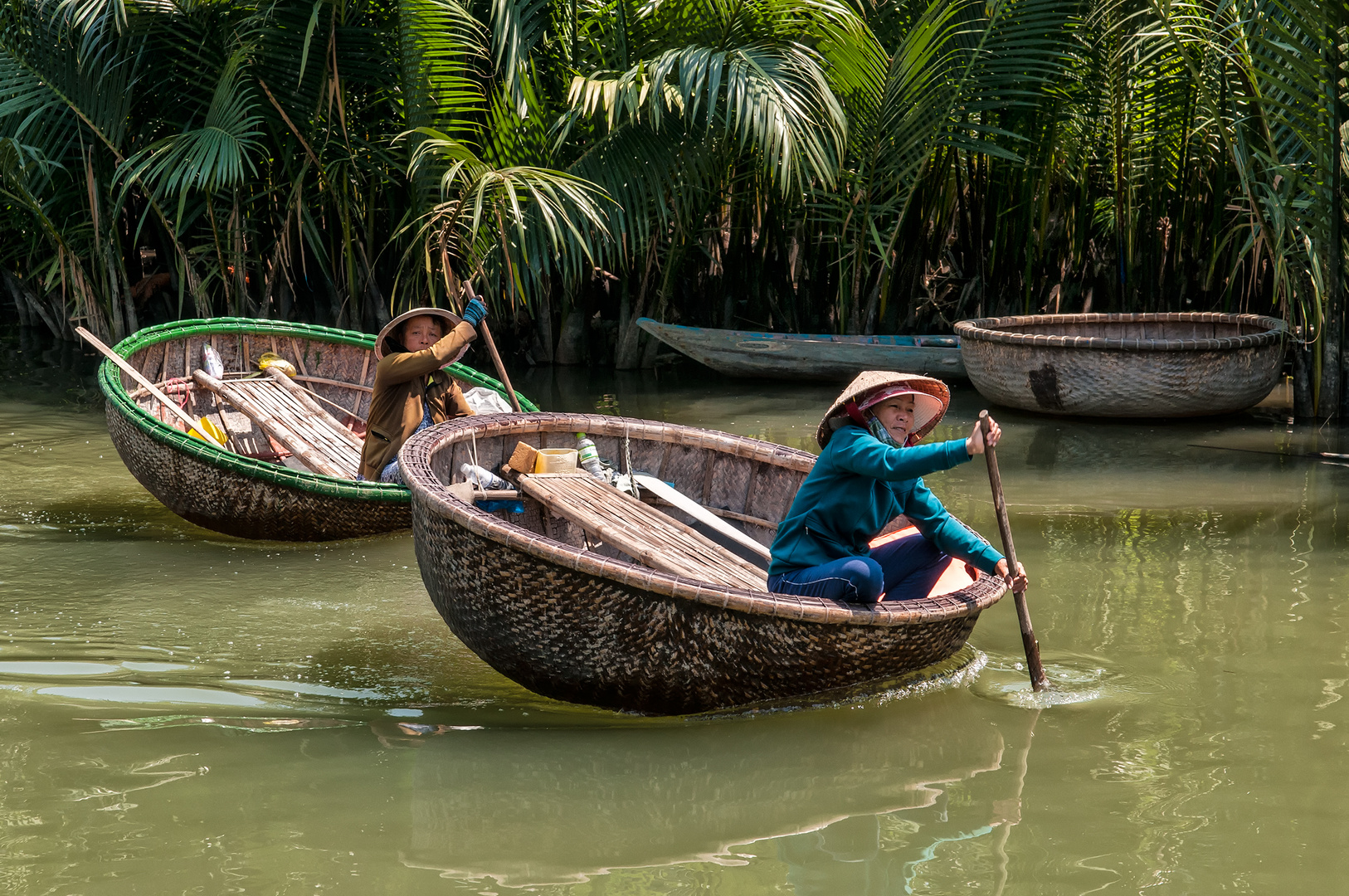 vietnam-basket-boats