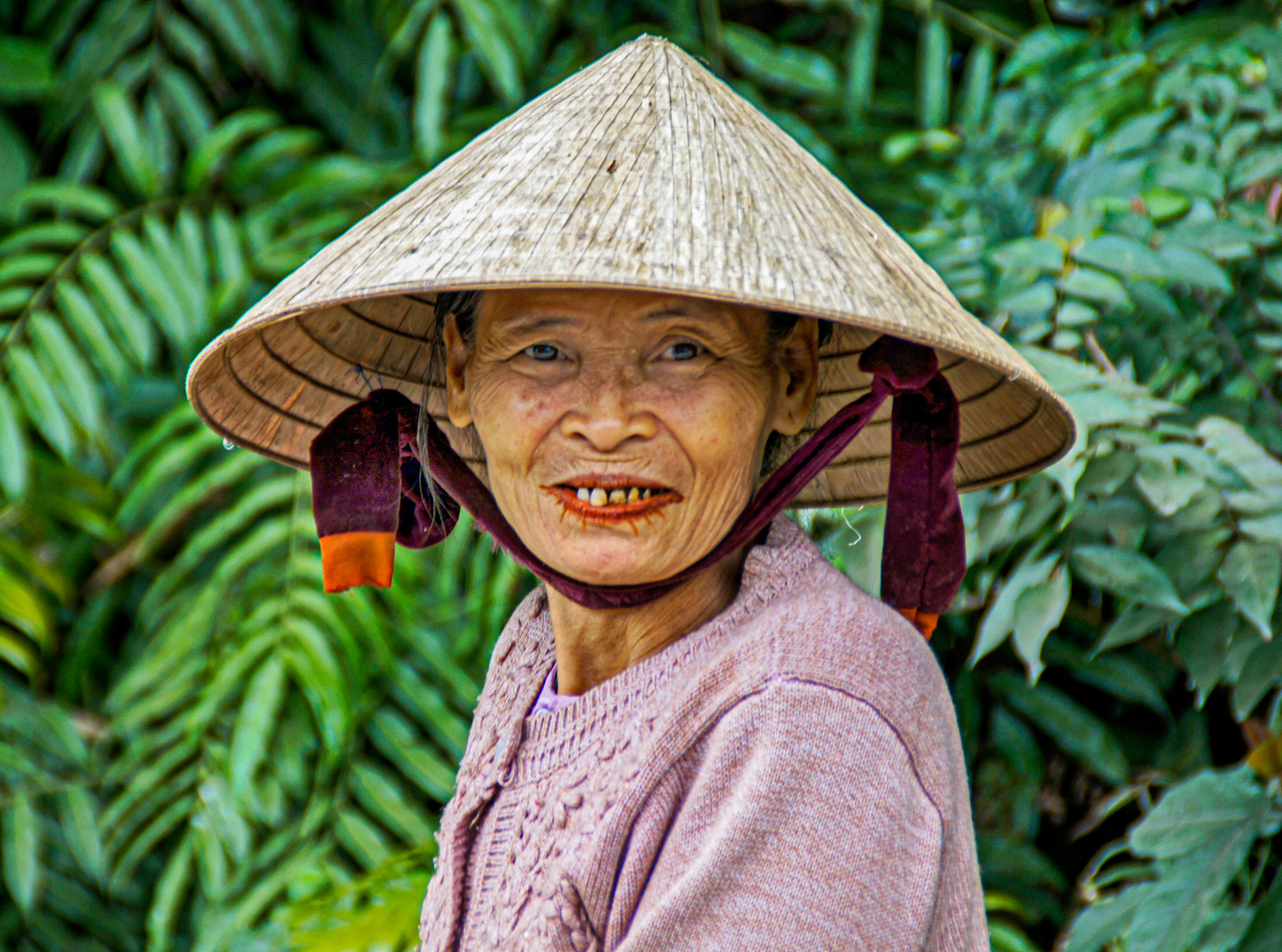 VIETNAM  Frau mit Hut