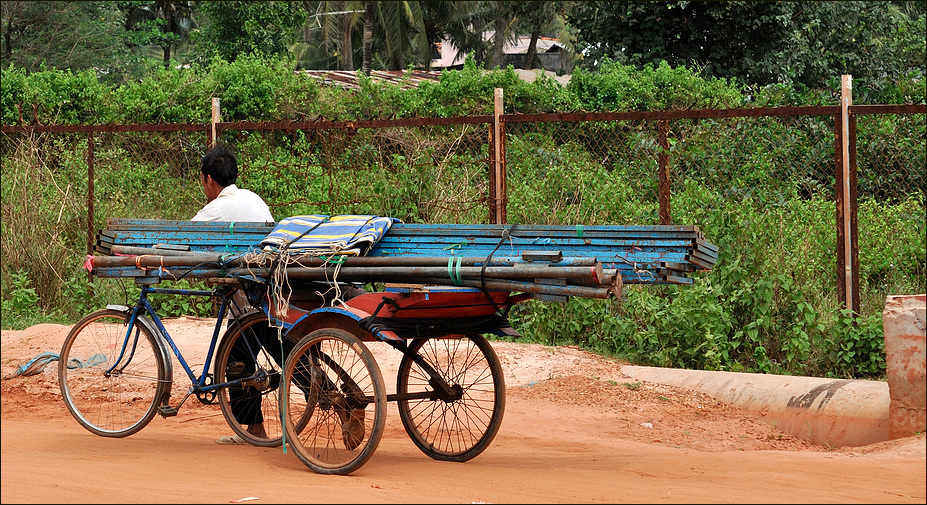 Vietnam, Phu Quoc: Auf dem Weg zur Arbeit (2)