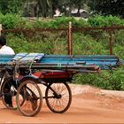 Vietnam, Phu Quoc: Auf dem Weg zur Arbeit (2)