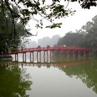 VIETNAM - The Huc Brücke am Hoan Kiem See