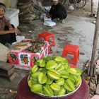 Vietnamesin bietet Ihre Ware an
