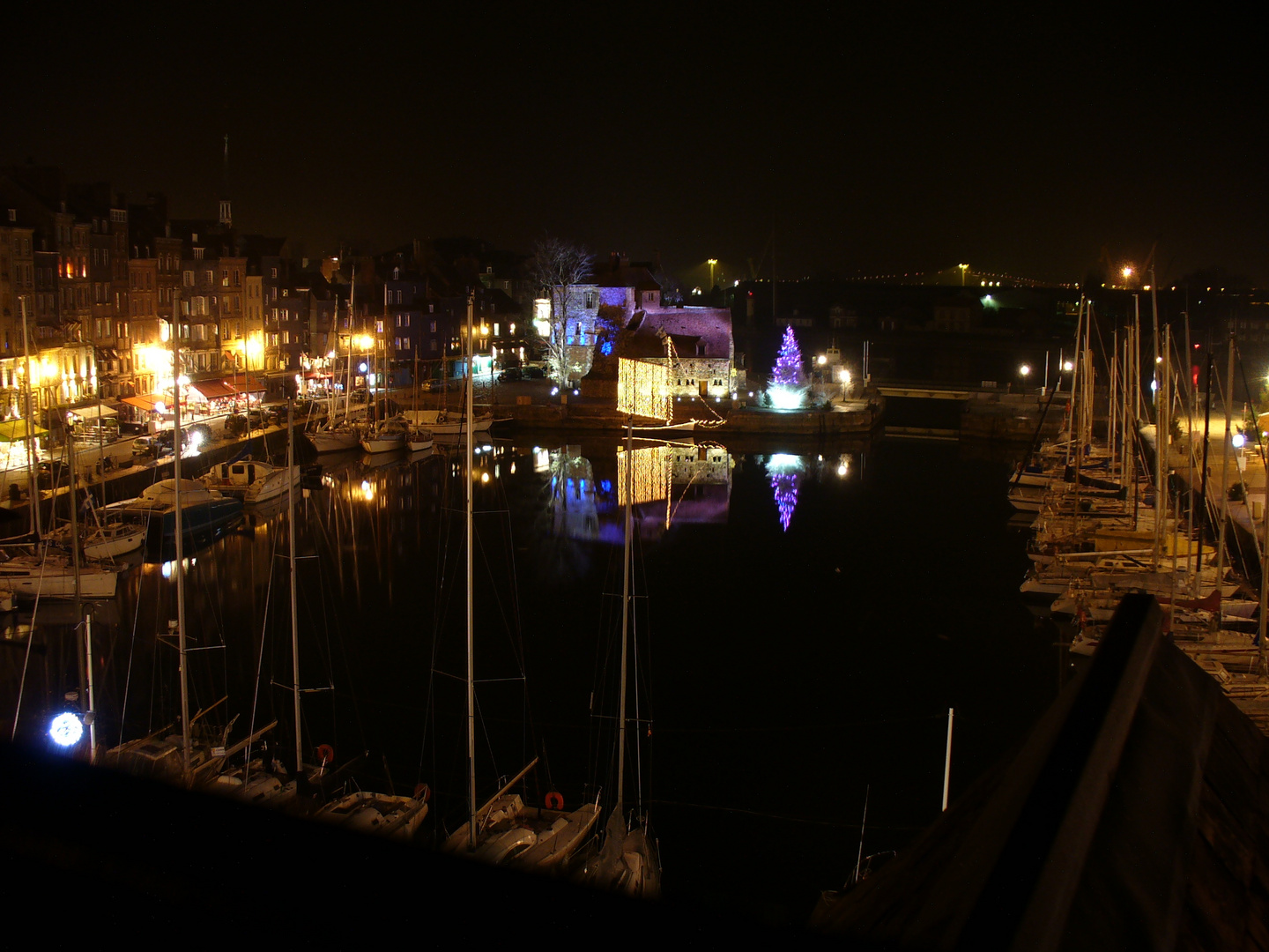 Vieux Bassin, Honfleur, im Weihnachtsdress