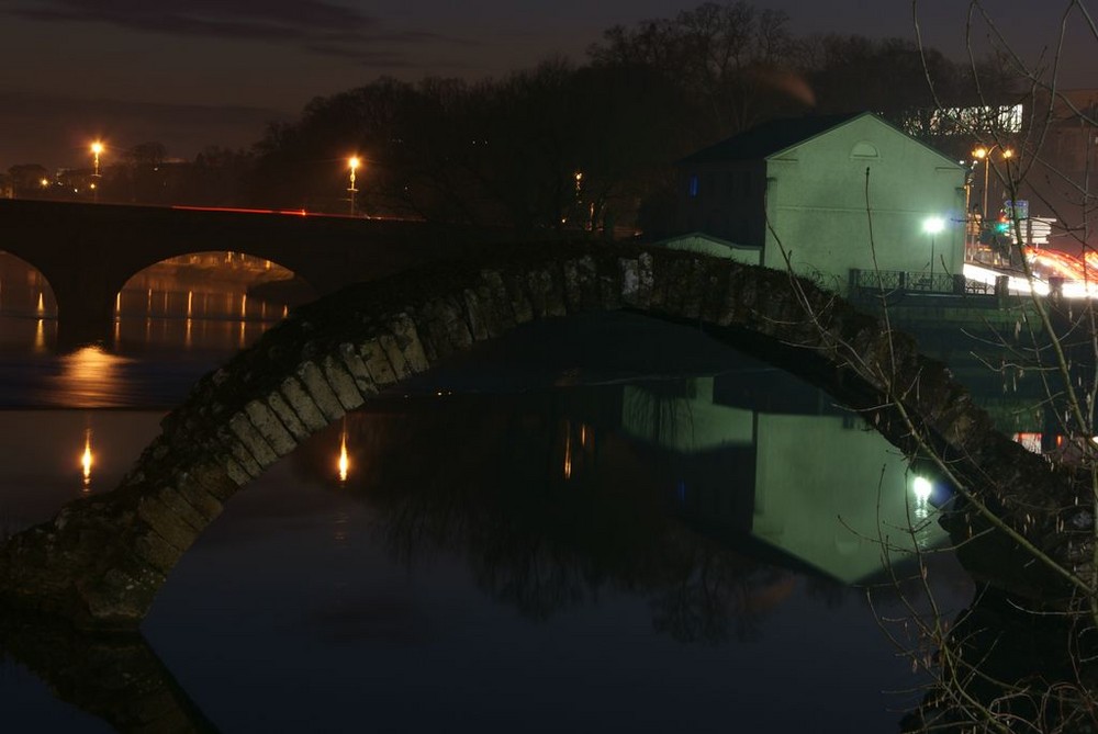 vieux pont de nuit