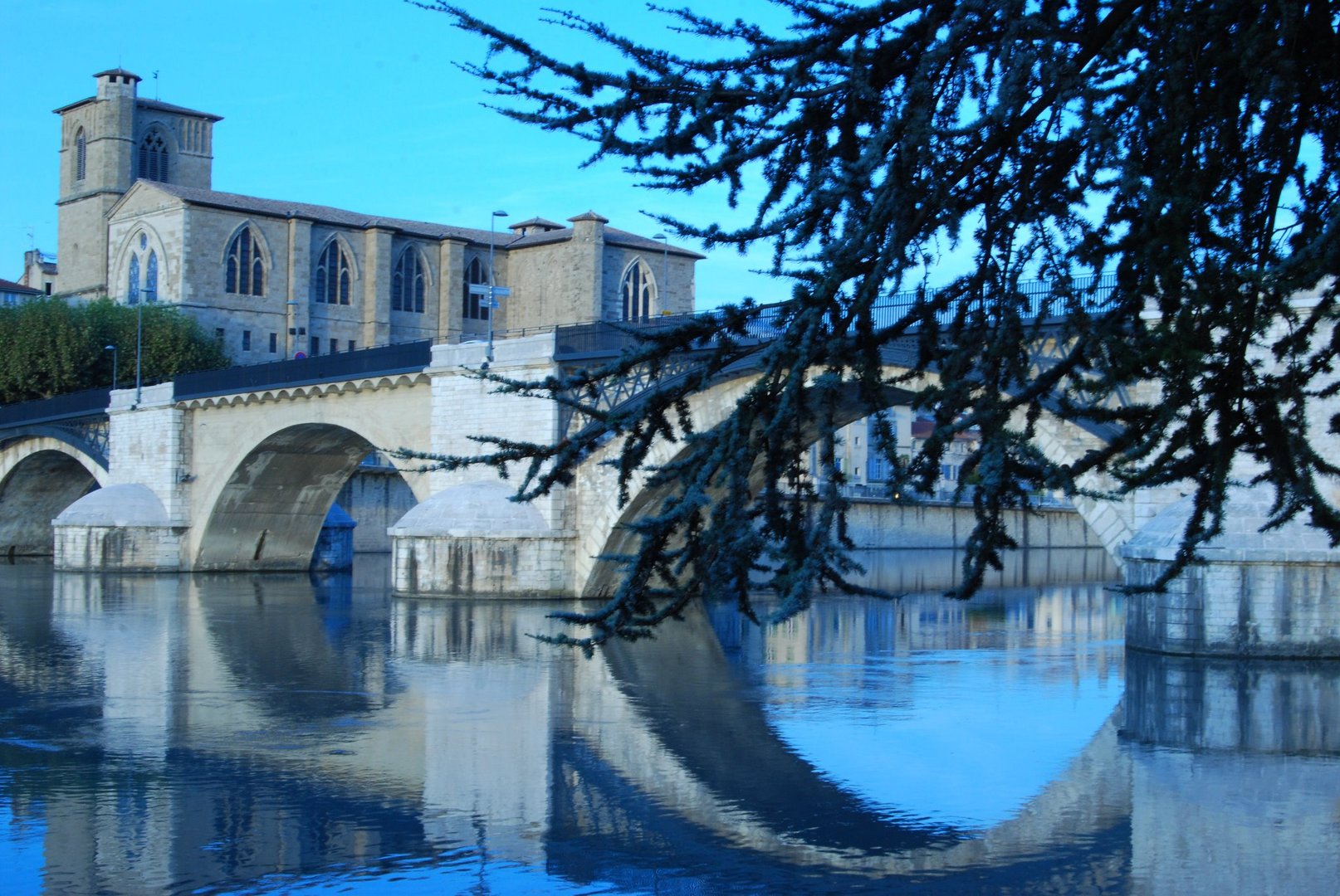 vieux pont romans