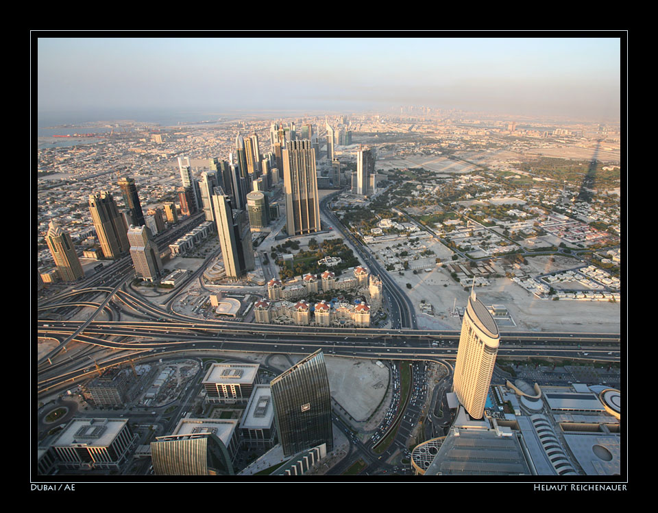 View from Burj Khalifa via DIFC and Satwa to Burj Dubai I, Dubai / UAE