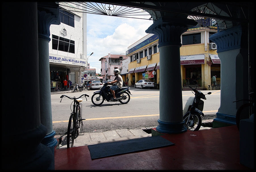 View from Nagore Darcha Mosque auf Chulia Street von Penang