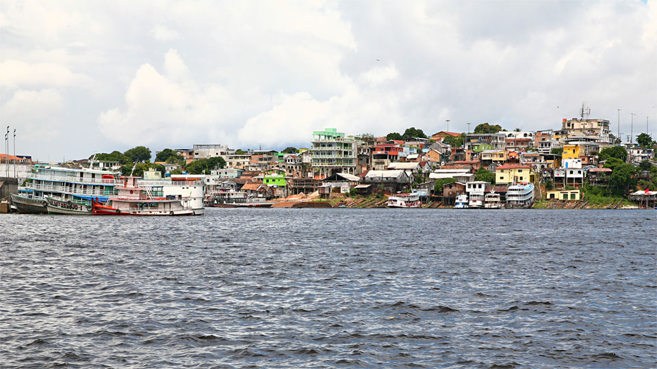 View of Educandos across Rio Negro, Manaus, Amazonas / BR