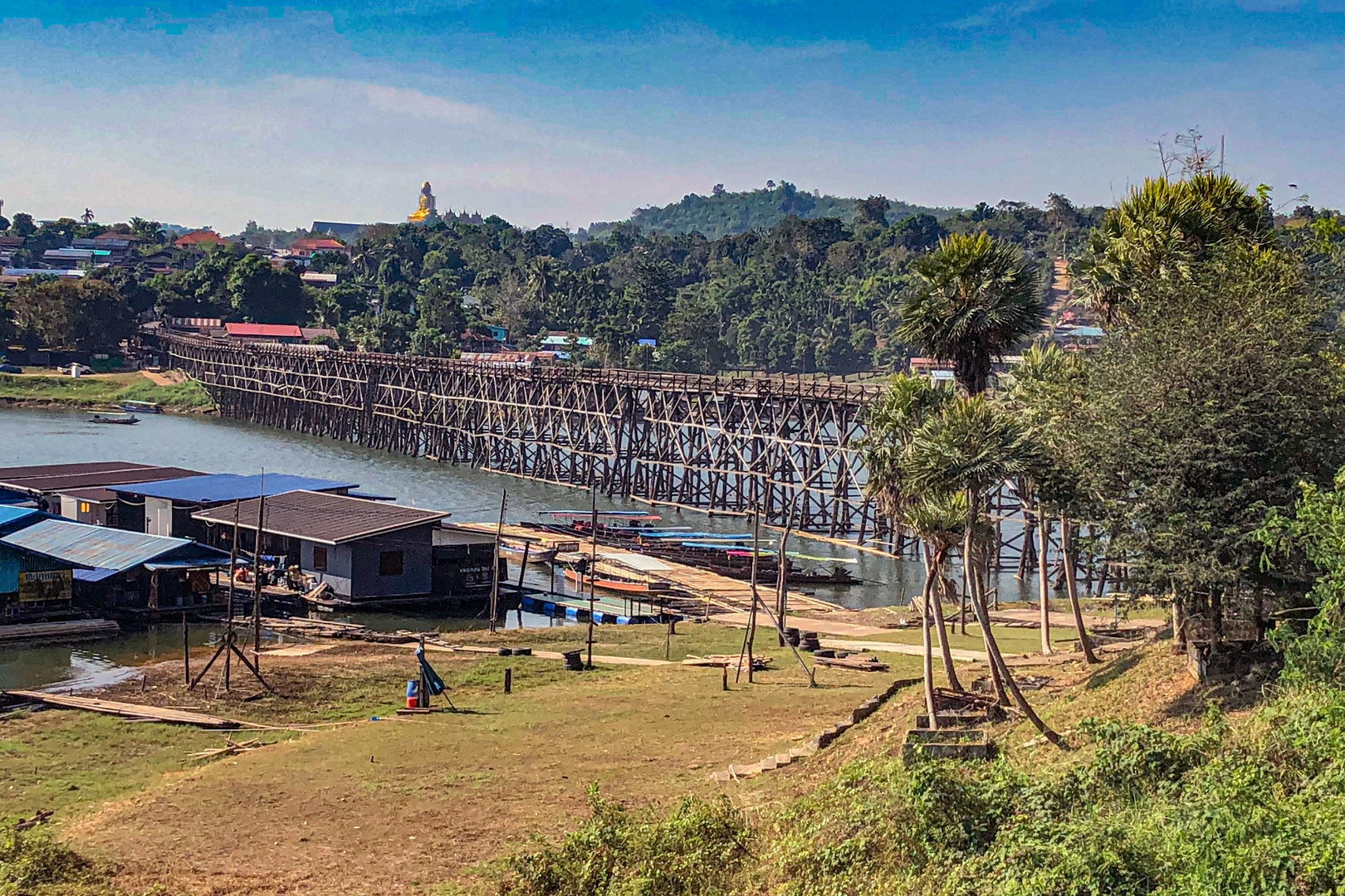 View to the Uttamanusorn Bridge