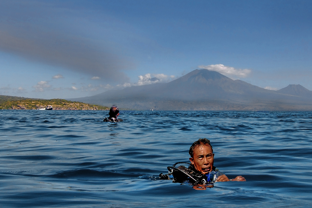 View to the volcanos on Java