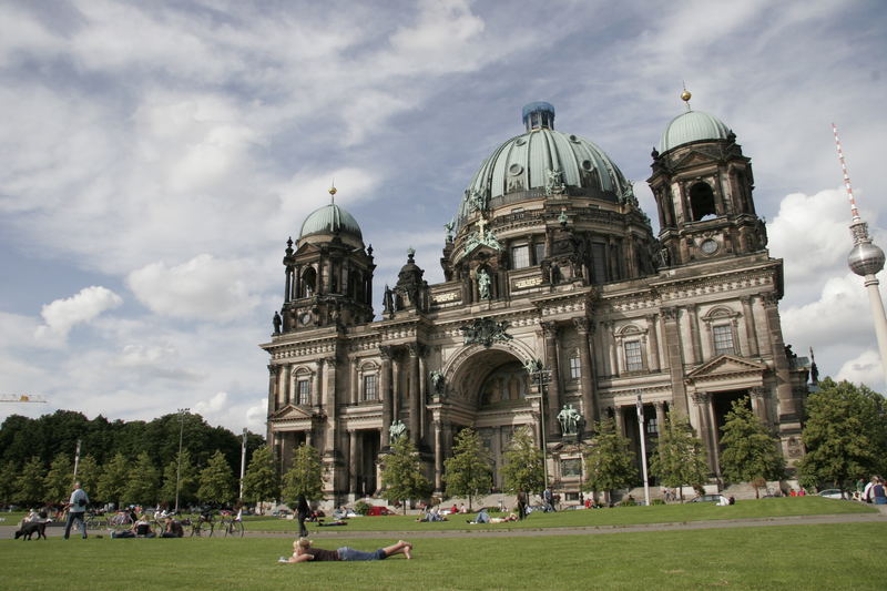 view vom the lustgarden to the cathedral