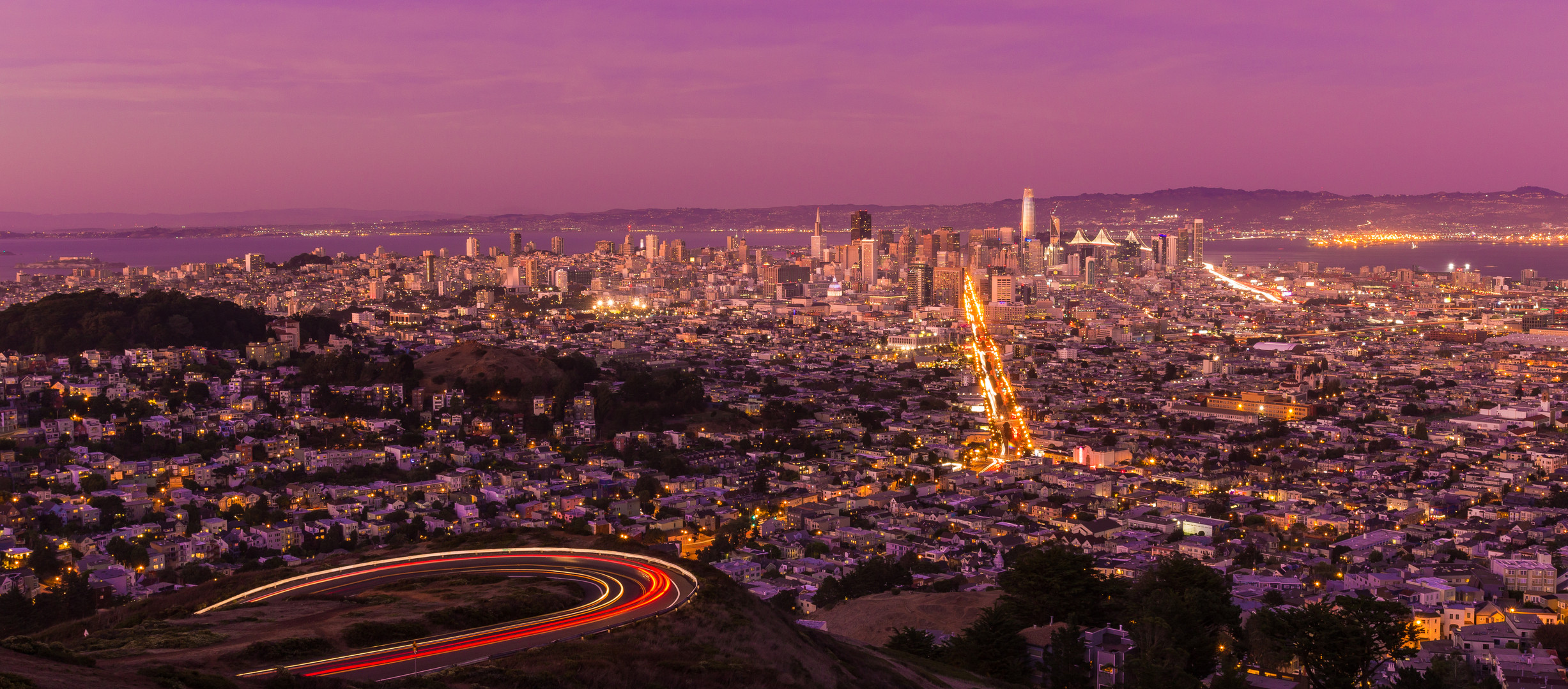 View von Twin Peaks auf San Francisco zum Sonnenuntergang 