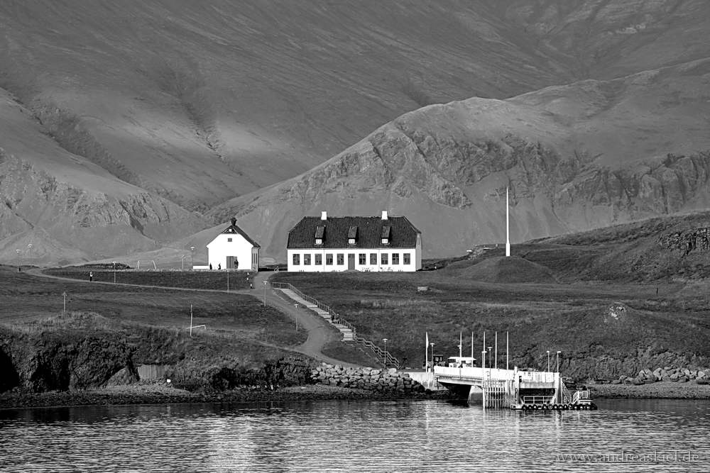 Viðeyjarkirkja & Viðeyjarstofa