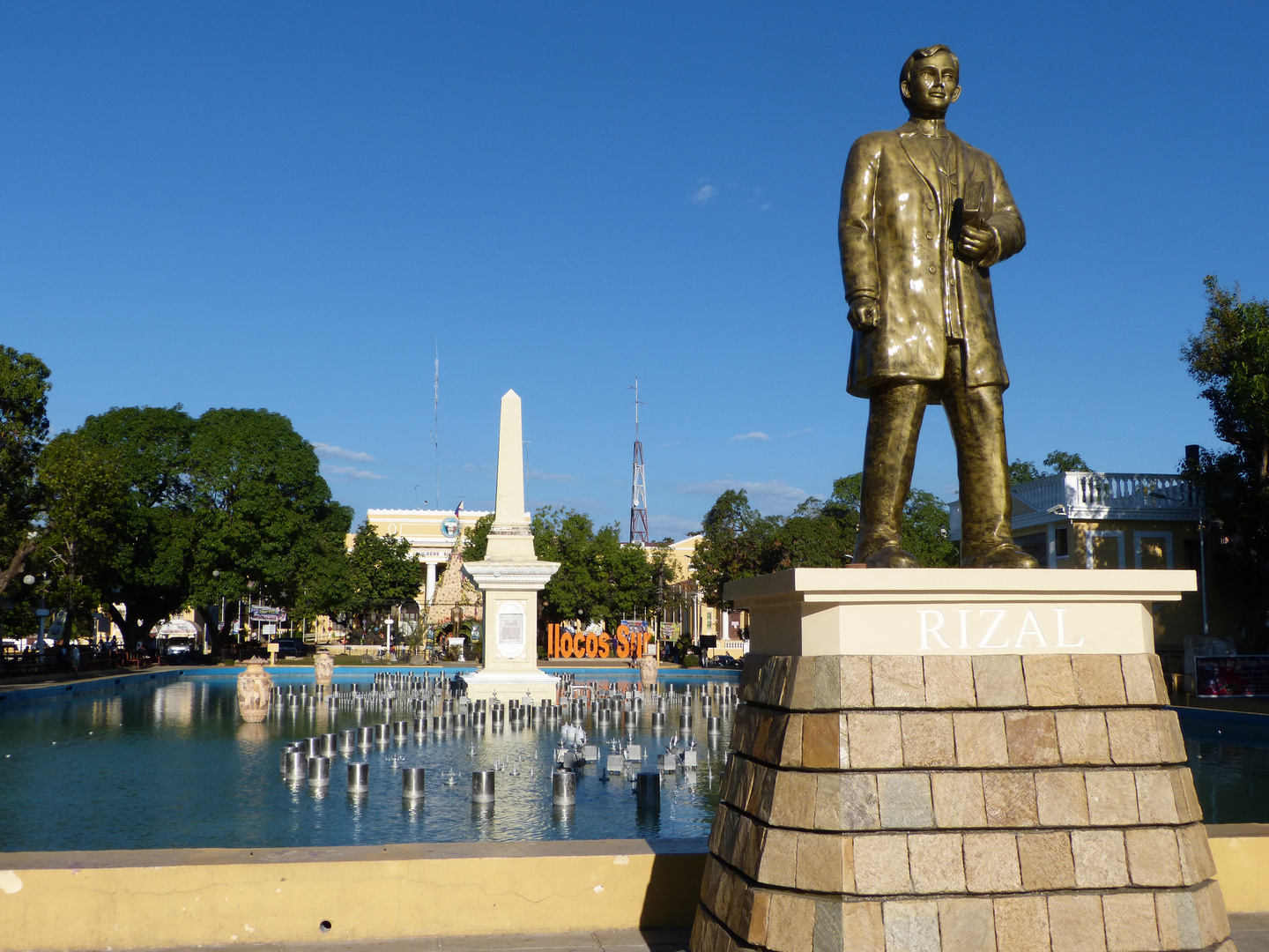 Vigan in the morning - and Filipino heroes everywhere