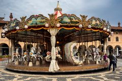 Vigevano, giostra in Piazza Ducale