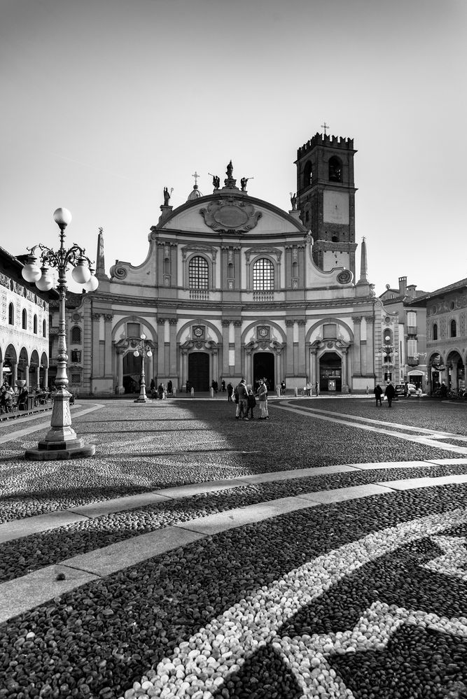 Vigevano, il Duomo in piazza Ducale