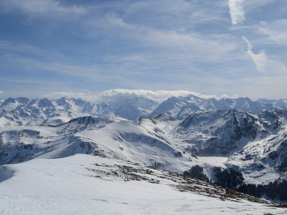 Vignemale dans un nuage