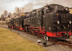 VII K Einheitslok und Neubauloks im Bahnhof Hammerunterwiesenthal