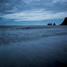 .: Vík í Mýrdal - Reynisdrangar :.