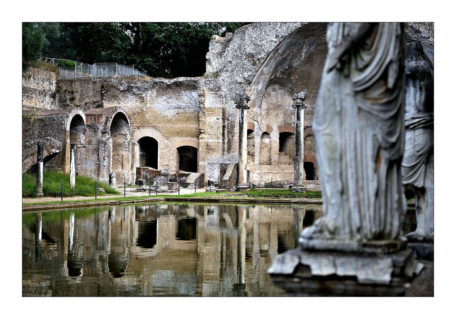 villa adriana - serapeum