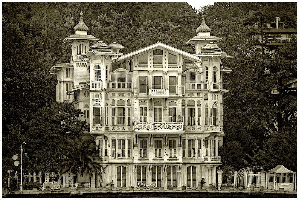 Villa am Bosporus (Sepia)