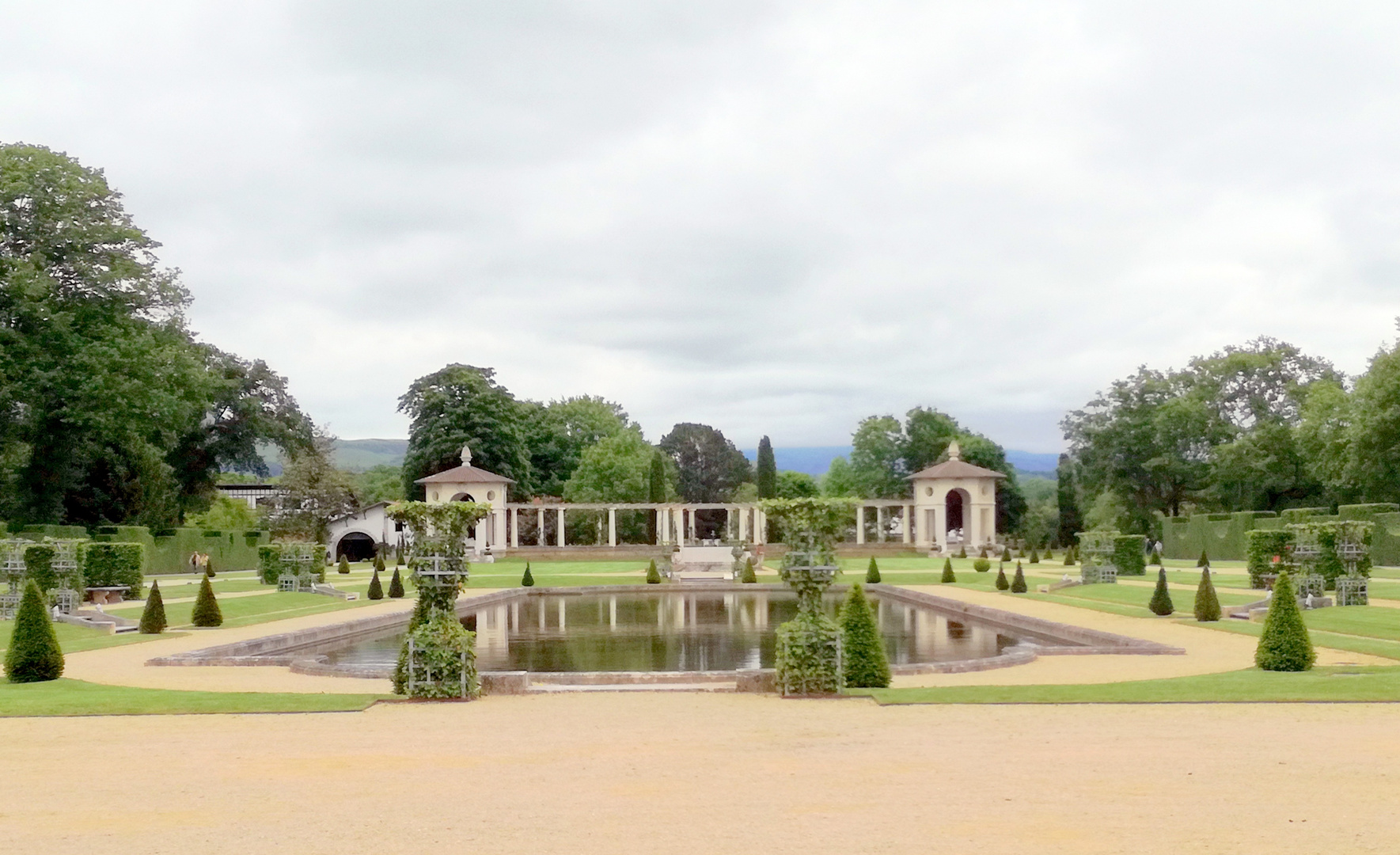 Villa Arnaga - Les jardins.... l'entrée ...