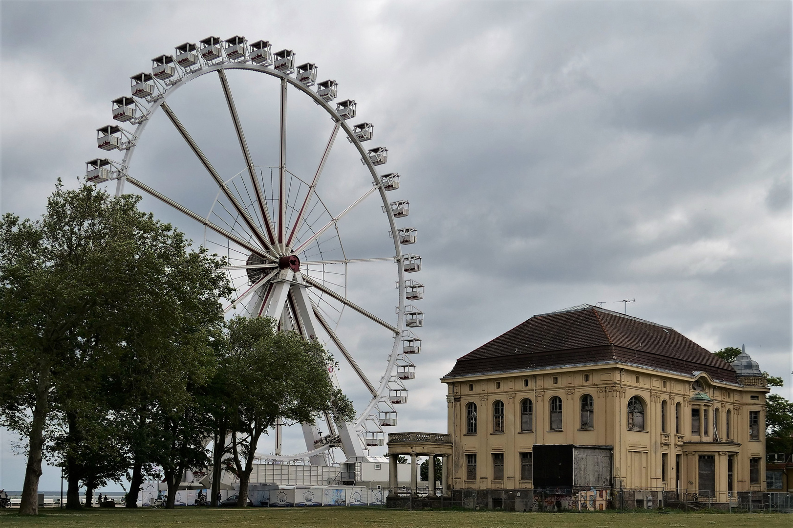 Villa Baltic und ein Riesenrad