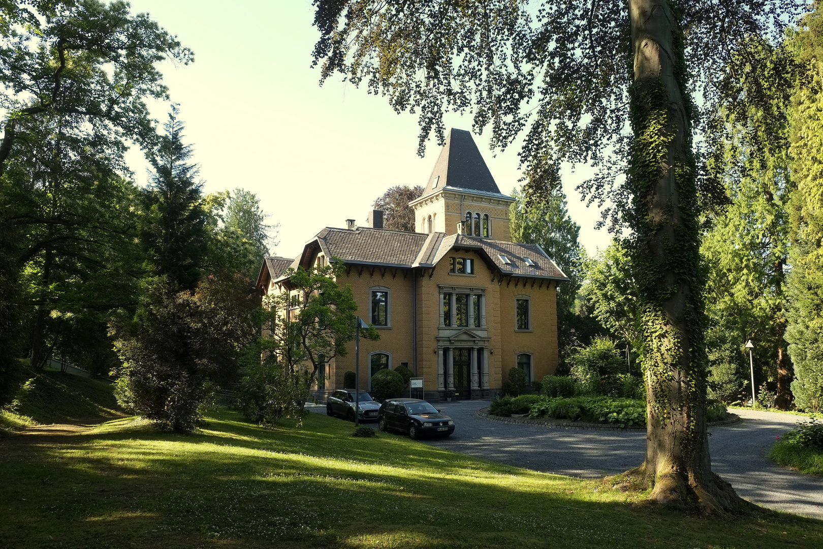 Villa Engels - schön gelegen