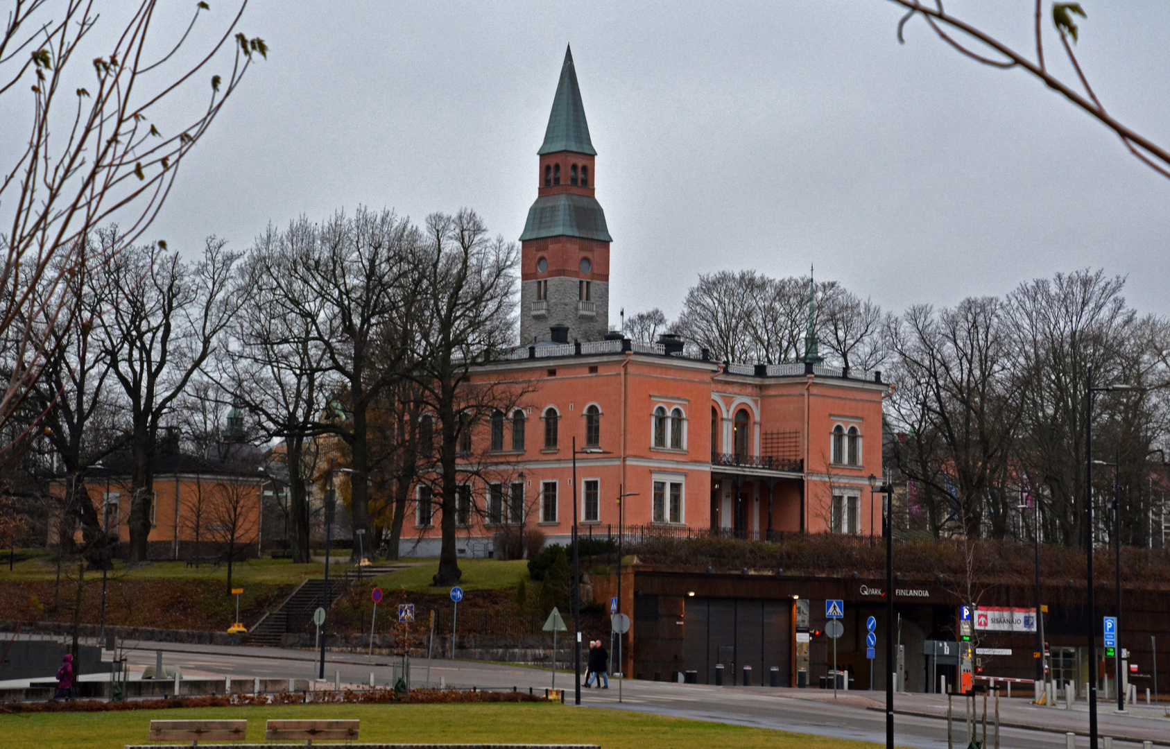 Villa Hakasalmi and the tower of Nationalmuseum