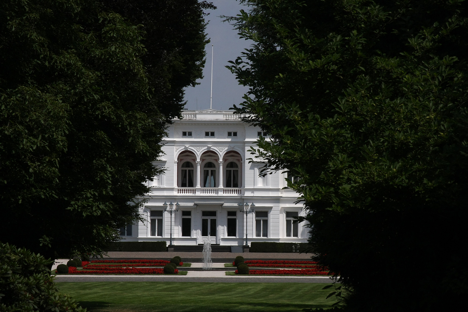 " Villa Hammerschmidt " in Bonn. Rhein- Fahrradtour 24