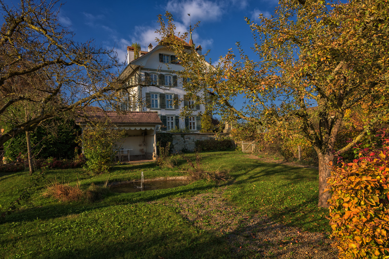 Villa im Herbst