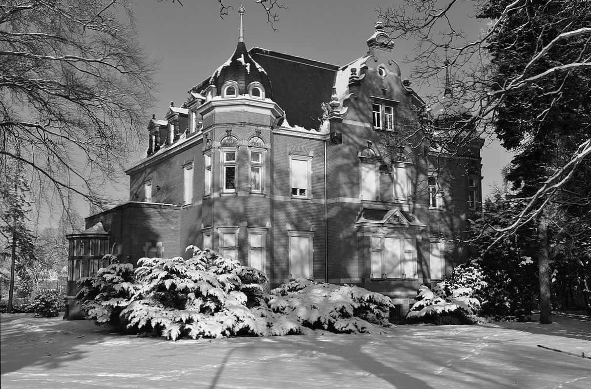 Villa im Schnee