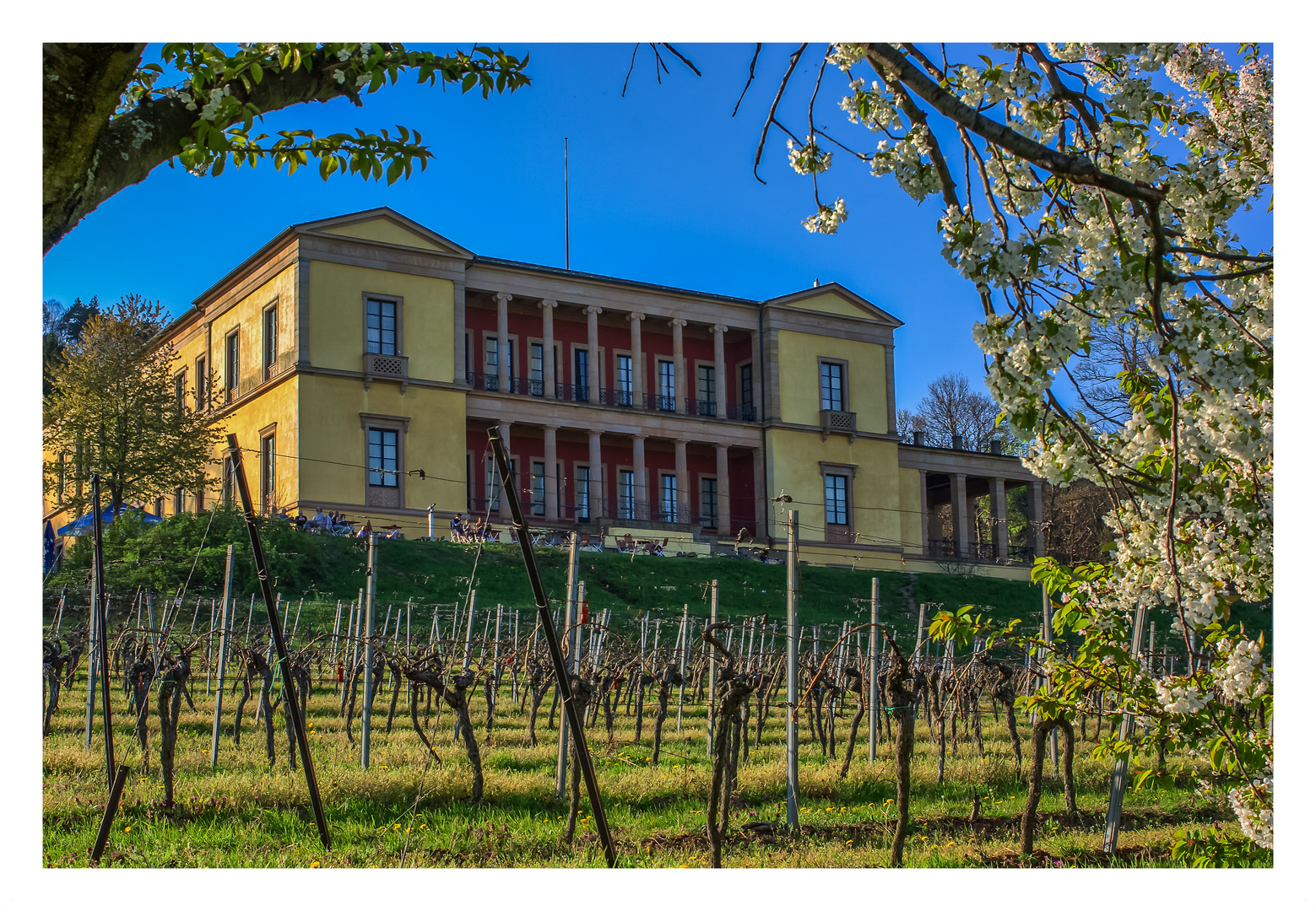 Villa Ludwigshöhe im Frühling