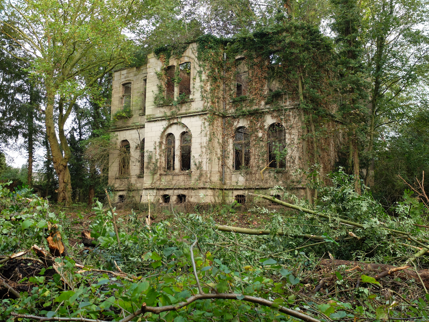 Villa Müller - Kurz vor dem Abriss (1)