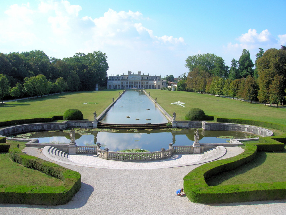 Villa Pisani......Riviera del Brenta