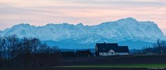 Villa vor Wettersteingebirge