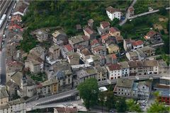 " Village au fond de la vallée........"