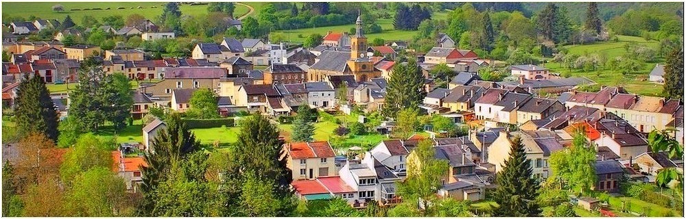 Village dans la vallée de la Meuse