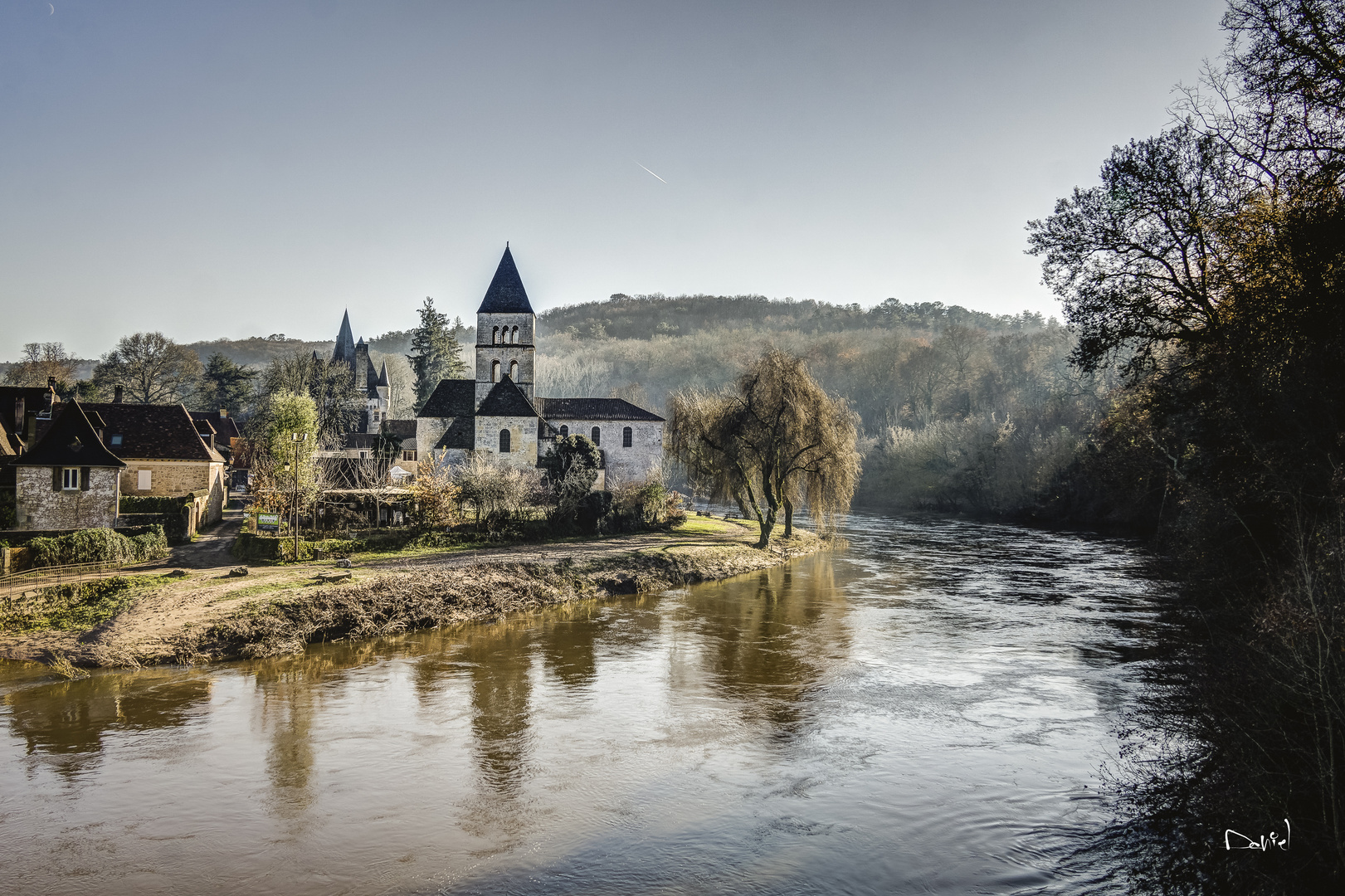 Village du Périgord au bord de la Vézère