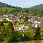 Village en bord de Meuse