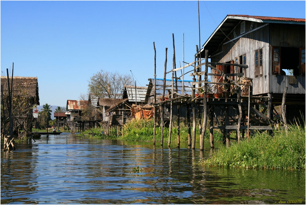 Village lacustre sur le lac Inlé.