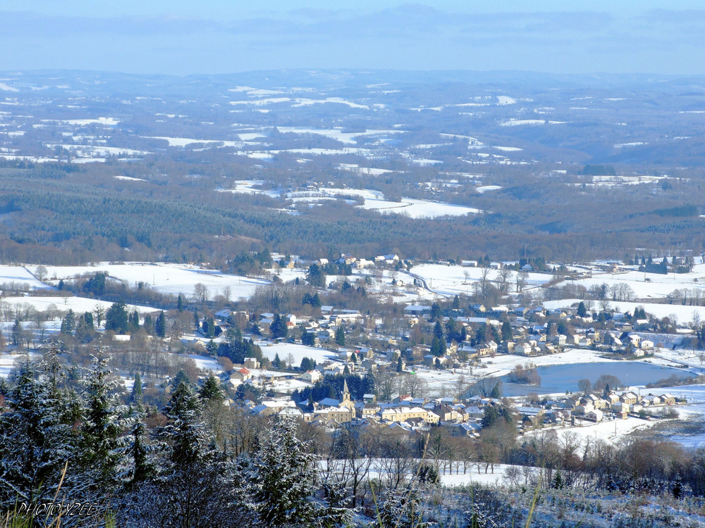 Village limousin dans la vallée