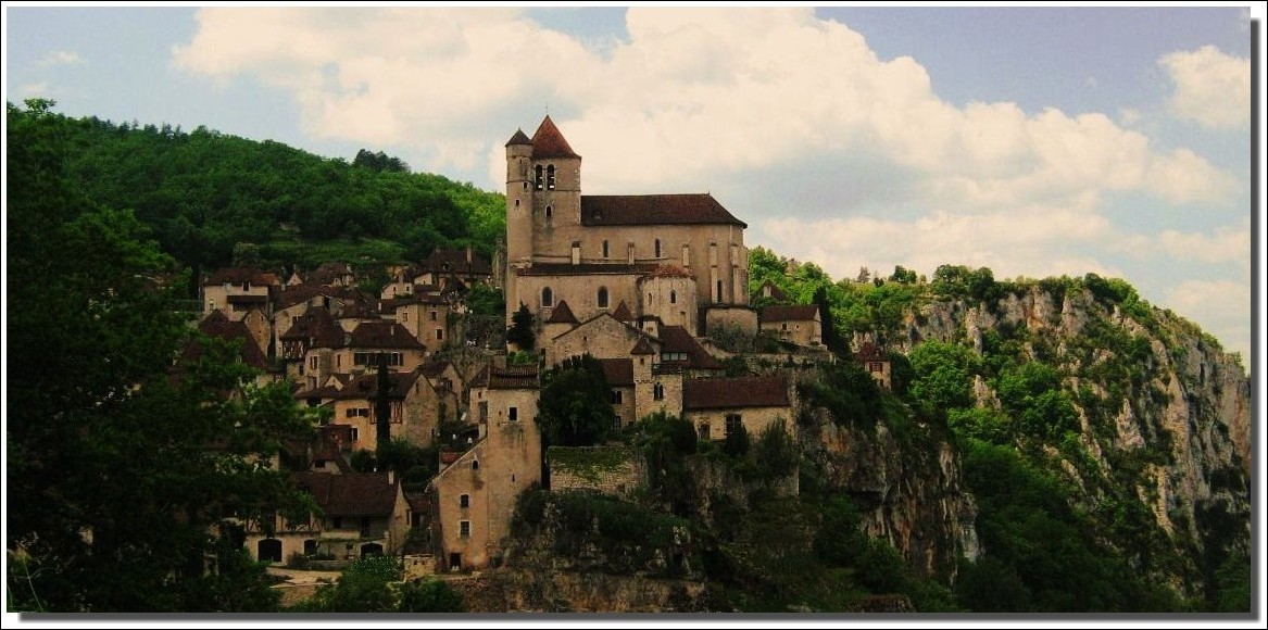 Village perché ( Saint-Cirq lapopie (lot) )