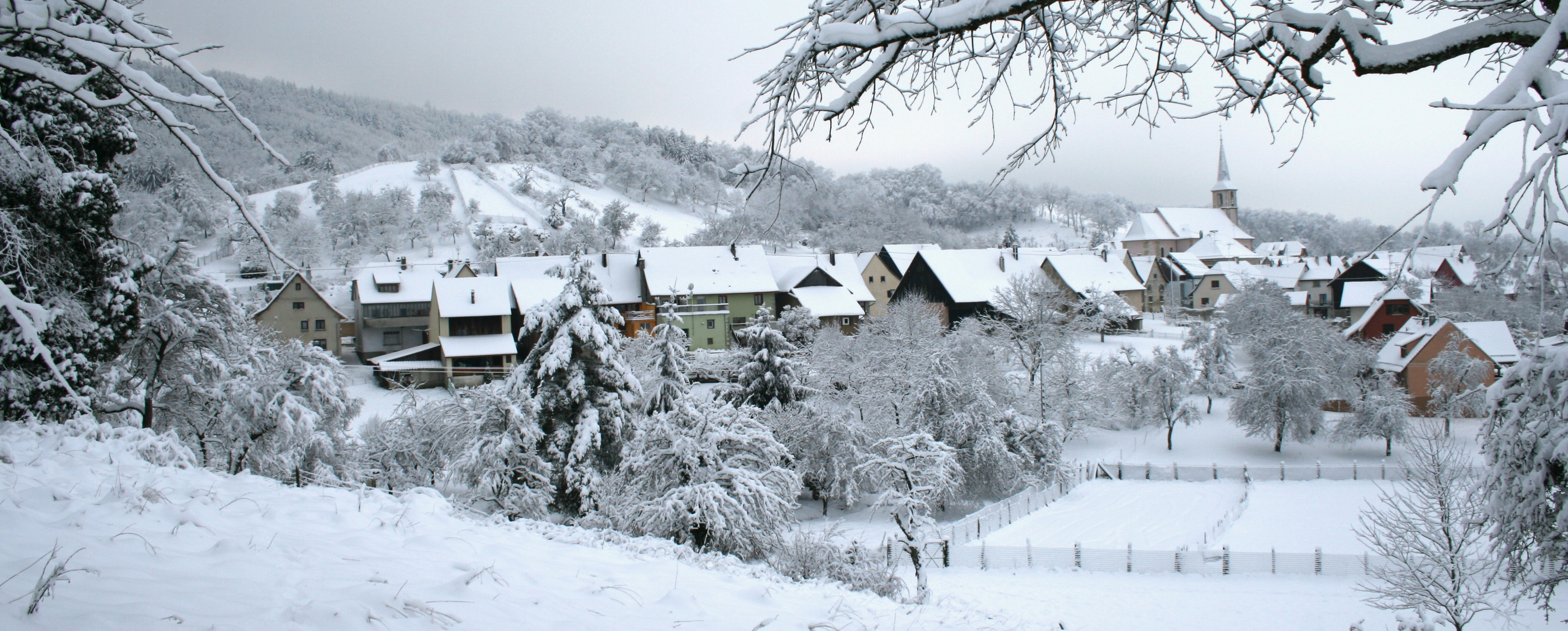 Village sous la neige