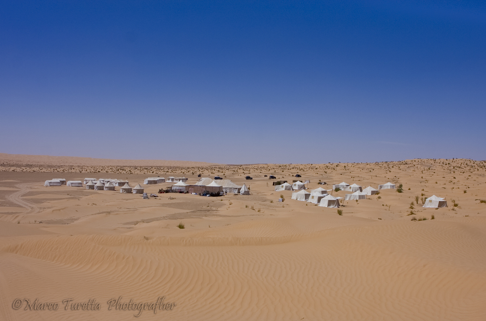 Villaggio in pieno deserto.....