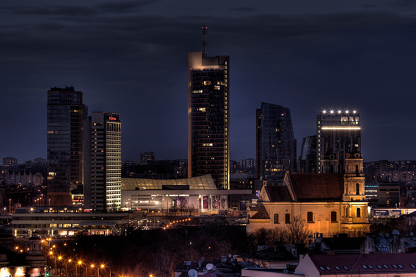 Vilnius by night