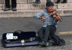 ~ violoniste parisien en couleur ~