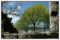 Visby - Blick durch die Stadtmauer