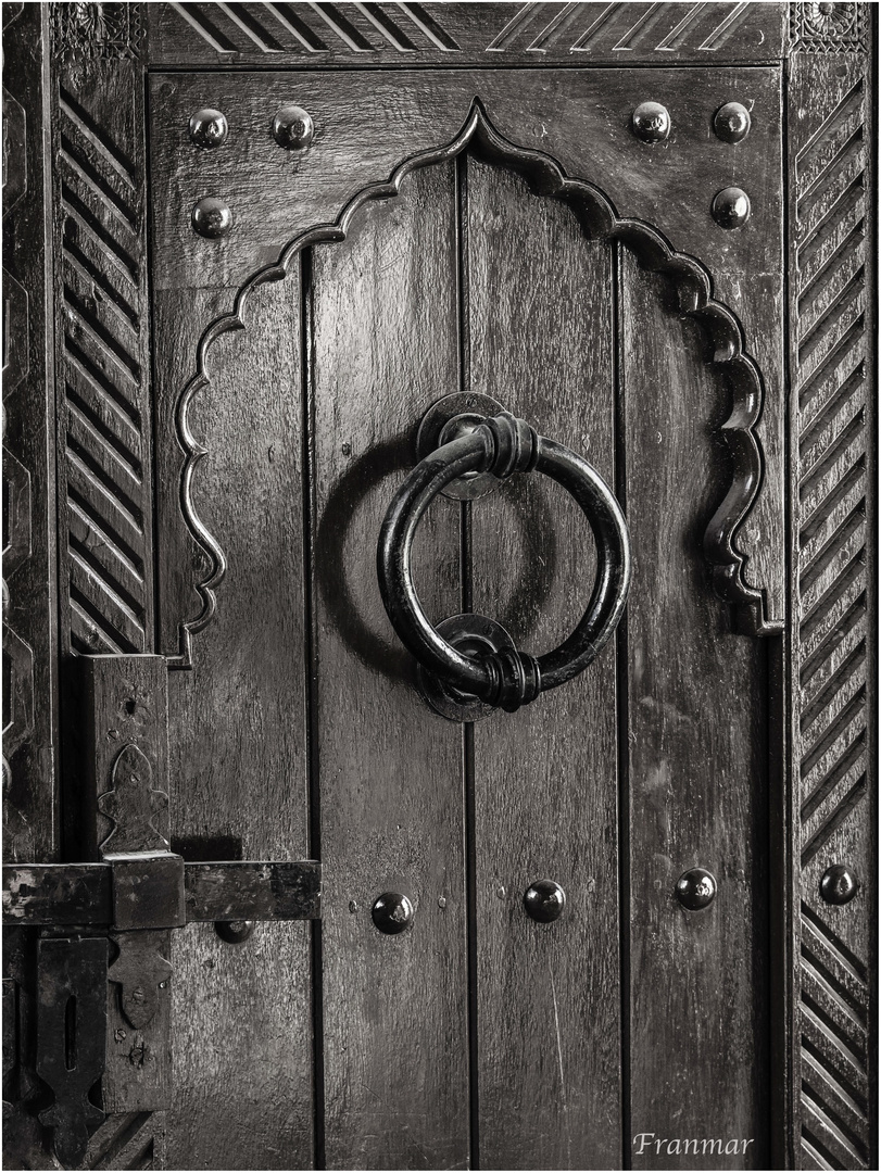 Visiones de Oman - Puerta de Nizwa, detalle