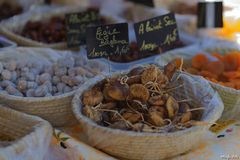 Visite au marché de Bédoin (4) - Les figues sèches